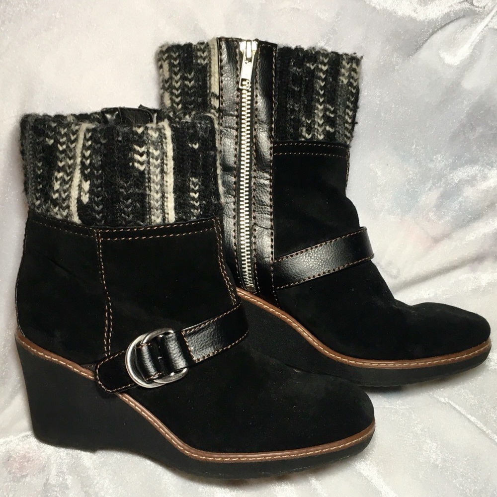 Naturalizer sued heel booties